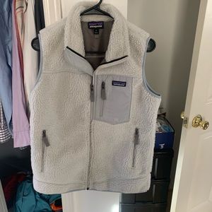 Patagonia classic retro-x fleece vest, white and women’s medium